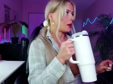 Nicoleevien – webcam model profile photo Image 12