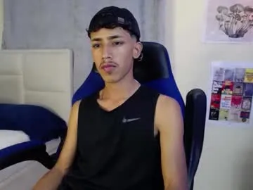 seraphine23 – webcam model profile photo Image 13