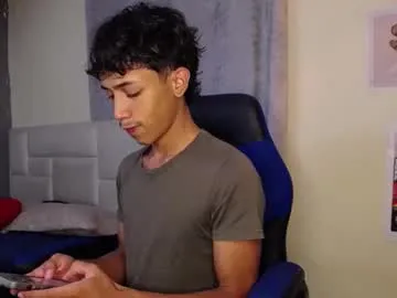 seraphine23 – webcam model profile photo Image 17