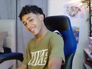 seraphine23 – webcam model profile photo Image 8