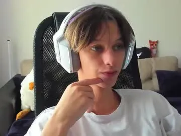 Alirawrz – webcam model profile photo Image 16