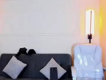 EmiliaCatalina – webcam model profile photo Image 11