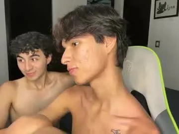 andra_rose – webcam model profile photo Image 3