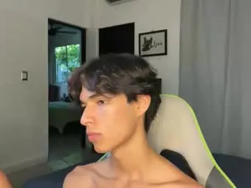 andra_rose – webcam model profile photo Image 4