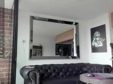 JayJayPink – webcam model profile photo Image 11