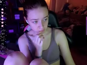 _Alicee_1 – webcam model profile photo Image 15