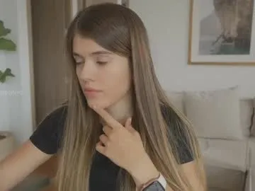 _Alicee_1 – webcam model profile photo Image 15