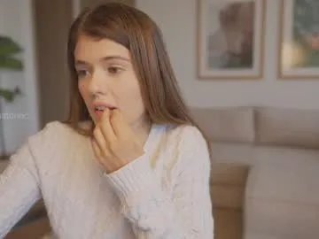 _Alicee_1 – webcam model profile photo Image 19