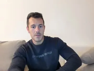 myriambirkett – webcam model profile photo Image 4