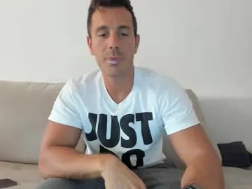 myriambirkett – webcam model profile photo Image 8