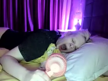 RollDolls – webcam model profile photo Image 10