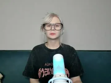 RollDolls – webcam model profile photo Image 14