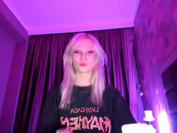 RollDolls – webcam model profile photo Image 15