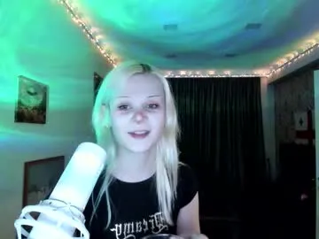 RollDolls – webcam model profile photo Image 17