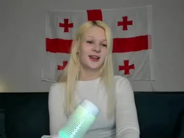 RollDolls – webcam model profile photo Image 3