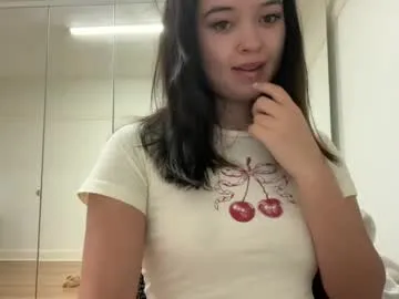 SunnyShiney – webcam model profile photo Image 5