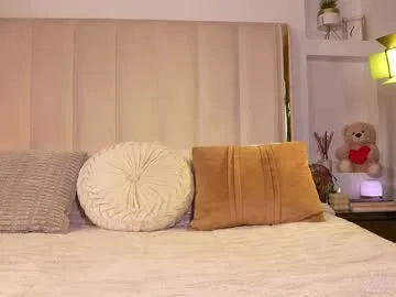 Charly_ – webcam model profile photo Image 14