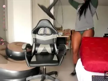 mc-Olivia – webcam model profile photo Image 12