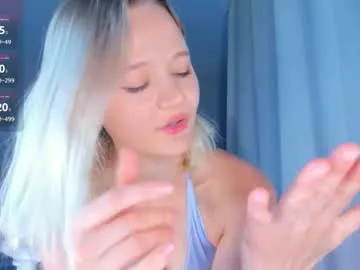 RollDolls – webcam model profile photo Image 4