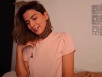 DollyTall – webcam model profile photo Image 10