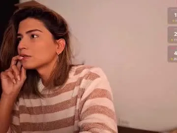 DollyTall – webcam model profile photo Image 11