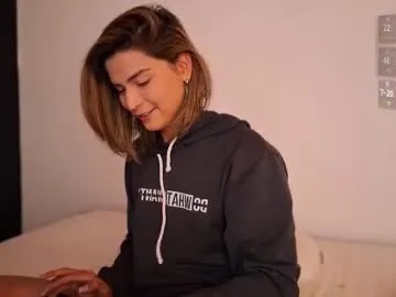 DollyTall – webcam model profile photo Image 7