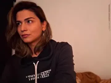 DollyTall – webcam model profile photo Image 9