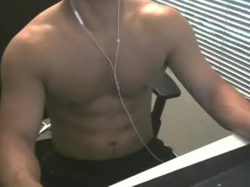 GennaJames – webcam model profile photo Image 12