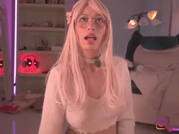 AmiLewis – webcam model profile photo Image 16