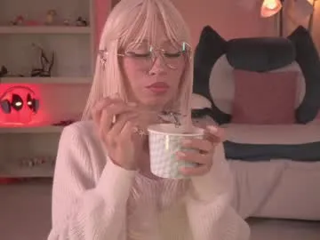 AmiLewis – webcam model profile photo Image 8