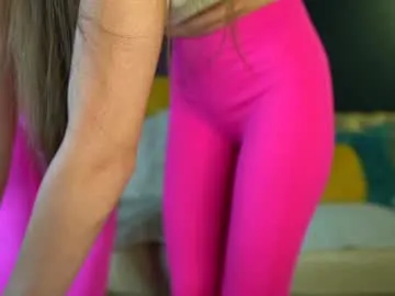 sweet_little232 – webcam model profile photo Image 15