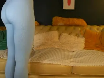 sweet_little232 – webcam model profile photo Image 9