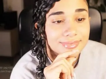 emma_andrew1 – webcam model profile photo Image 10