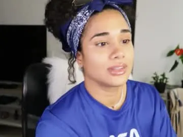 emma_andrew1 – webcam model profile photo Image 19