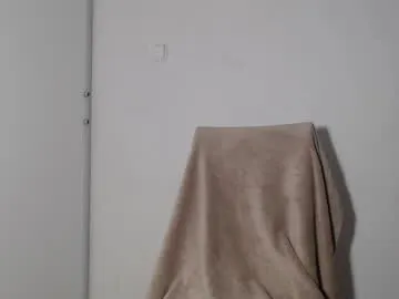 sweet_reverie – webcam model profile photo Image 14