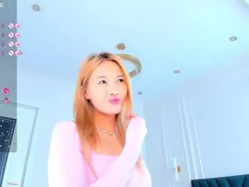 Lovebirdss – webcam model profile photo Image 14