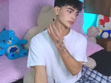 AudreySpanksFuck- – webcam model profile photo Image 4