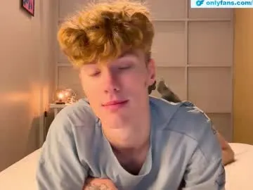 Lovebirdss – webcam model profile photo Image 11