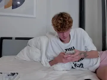 Lovebirdss – webcam model profile photo Image 3