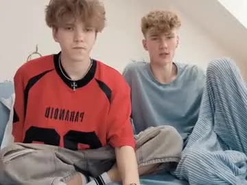 Lovebirdss – webcam model profile photo Image 4