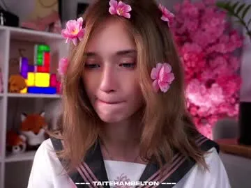 MondoNeko – webcam model profile photo Image 9