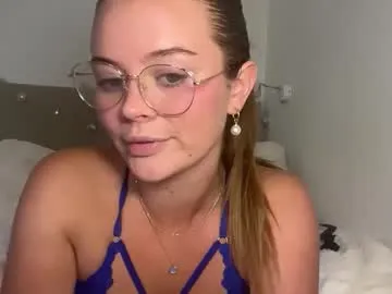 _Alicee_1 – webcam model profile photo Image 13