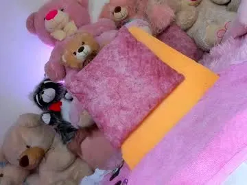 seraphine23 – webcam model profile photo Image 4