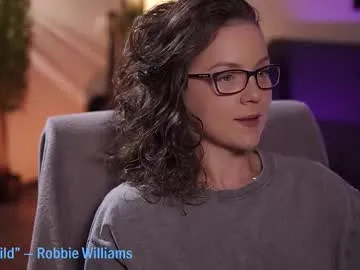 sareandrob – webcam model profile photo Image 10