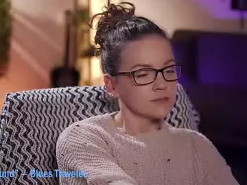 sareandrob – webcam model profile photo Image 16