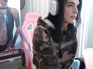 hot_wife_35 – webcam model profile photo Image 4