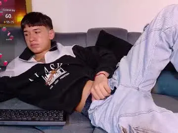 Wkatte – webcam model profile photo Image 3