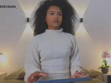 Ravishing_Roma profile photo Image 6