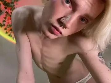 LT-333 – webcam model profile photo Image 3