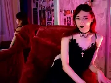 EmiliaCatalina – webcam model profile photo Image 8